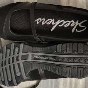 Black Sketcher Flats